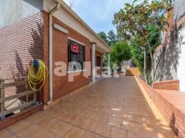  (xalet / torre), 220.00 m²