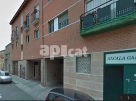 в аренду в Парковка, 12.00 m², pядом автобусный и железнодорожный, Calle d'Antoni Alcalá Galiano