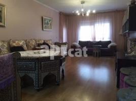 Flat, 109.00 m², near bus and train, almost new