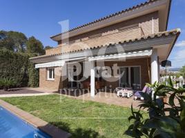 Houses (detached house), 397.00 m², near bus and train