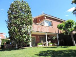 Houses (terraced house), 428.00 m², near bus and train, Calle dels Oms