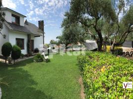 Houses (villa / tower), 232.00 m², near bus and train