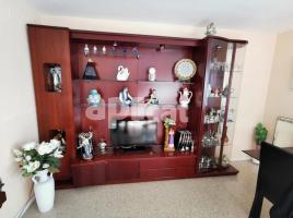 Flat, 83.00 m², near bus and train, almost new, Calle de Sant Joan Evangelista