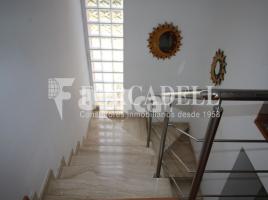 Houses (detached house), 431 m², almost new, Onyar
