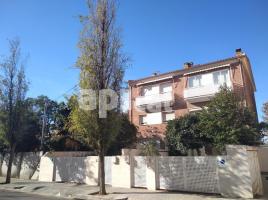 Houses (terraced house), 205.00 m², almost new