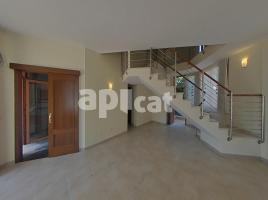 Houses (detached house), 256.00 m², almost new