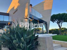 Houses (villa / tower), 651.00 m², Calle Remitger
