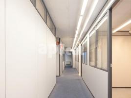 For rent office, 272.00 m², close to bus and metro, Calle del Císter