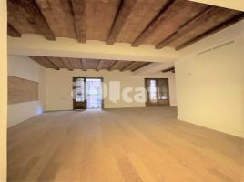 Flat, 98.00 m², close to bus and metro, almost new