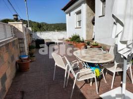 Houses (detached house), 300.00 m², almost new