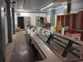 For rent business premises, 320.00 m², Calle Baró de Maials