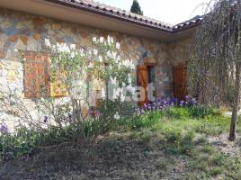 Houses (villa / tower), 380.00 m², near bus and train, almost new