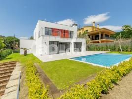 New home - Houses in, 356.00 m², new