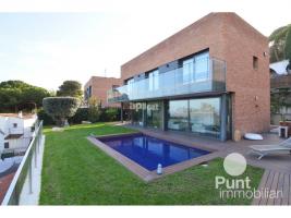 Detached house, 400.00 m², almost new