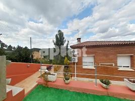 Houses (villa / tower), 162.00 m², almost new, Calle Joan Miro