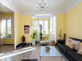 Flat, 156.00 m², close to bus and metro