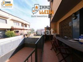 Houses (terraced house), 218.00 m², near bus and train, almost new, Calle de Julià Carbonell