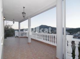 Houses (villa / tower), 215.00 m², almost new
