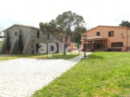 Houses (country house), 800.00 m², near bus and train, almost new