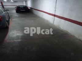 For rent parking, 12.00 m², almost new, Calle de la Igualtat, 21
